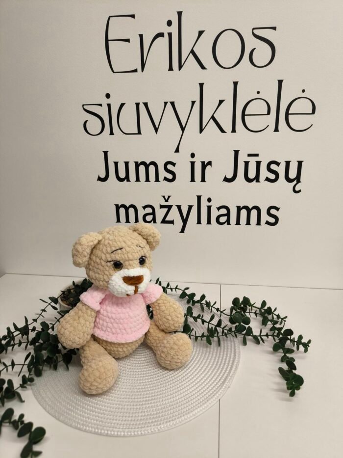 Rankų darbo pliušinis meškiukas su rausvais marškinėliais - Image 1
