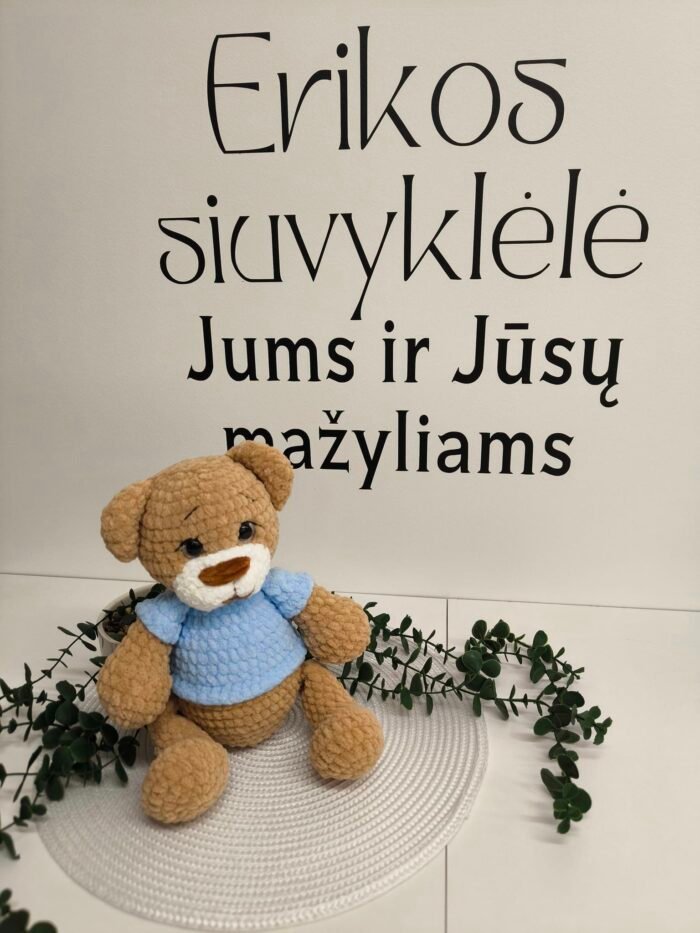 Rankų darbo pliušinis rudas meškiukas su žydrais marškinėliais Copy - Image 1