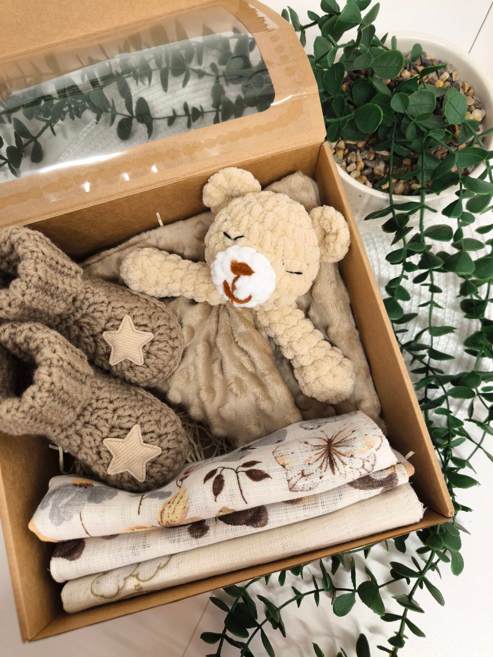 2024/12/1000030636-scaled.jpg Dovanų rinkinukas dėžutėje - Image 1