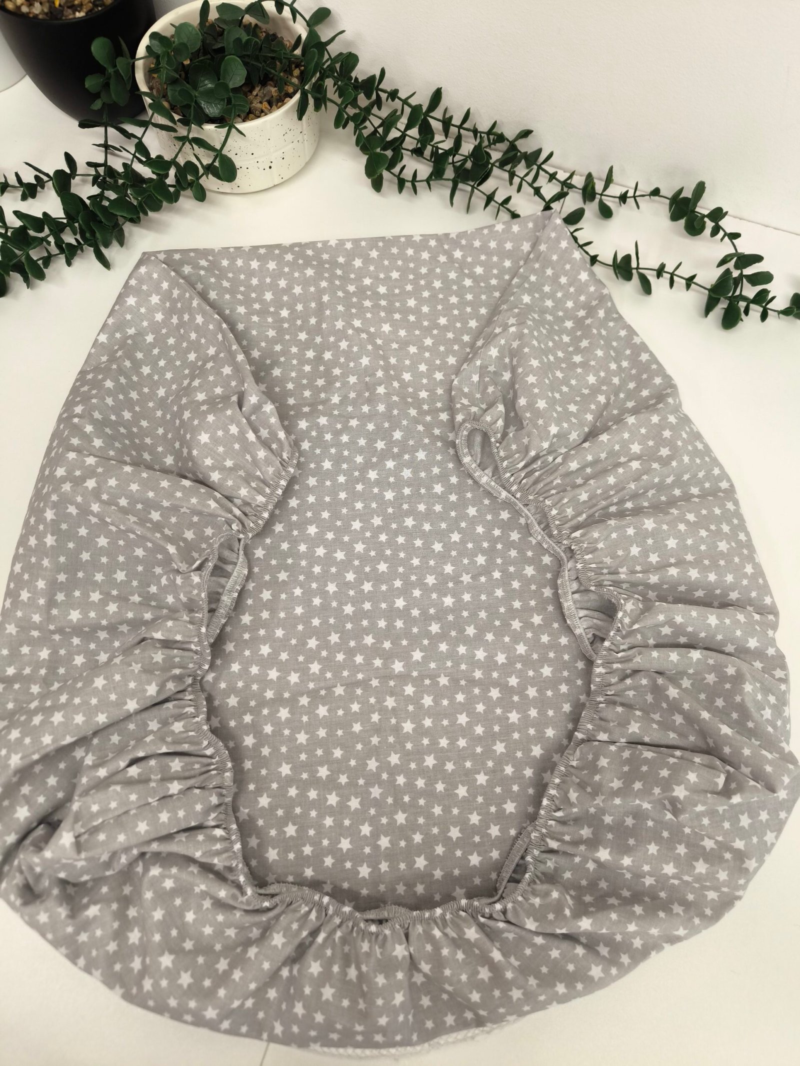 2025/03/1000037163-scaled.jpg Paklodė su guma į lopšelį - Image 1