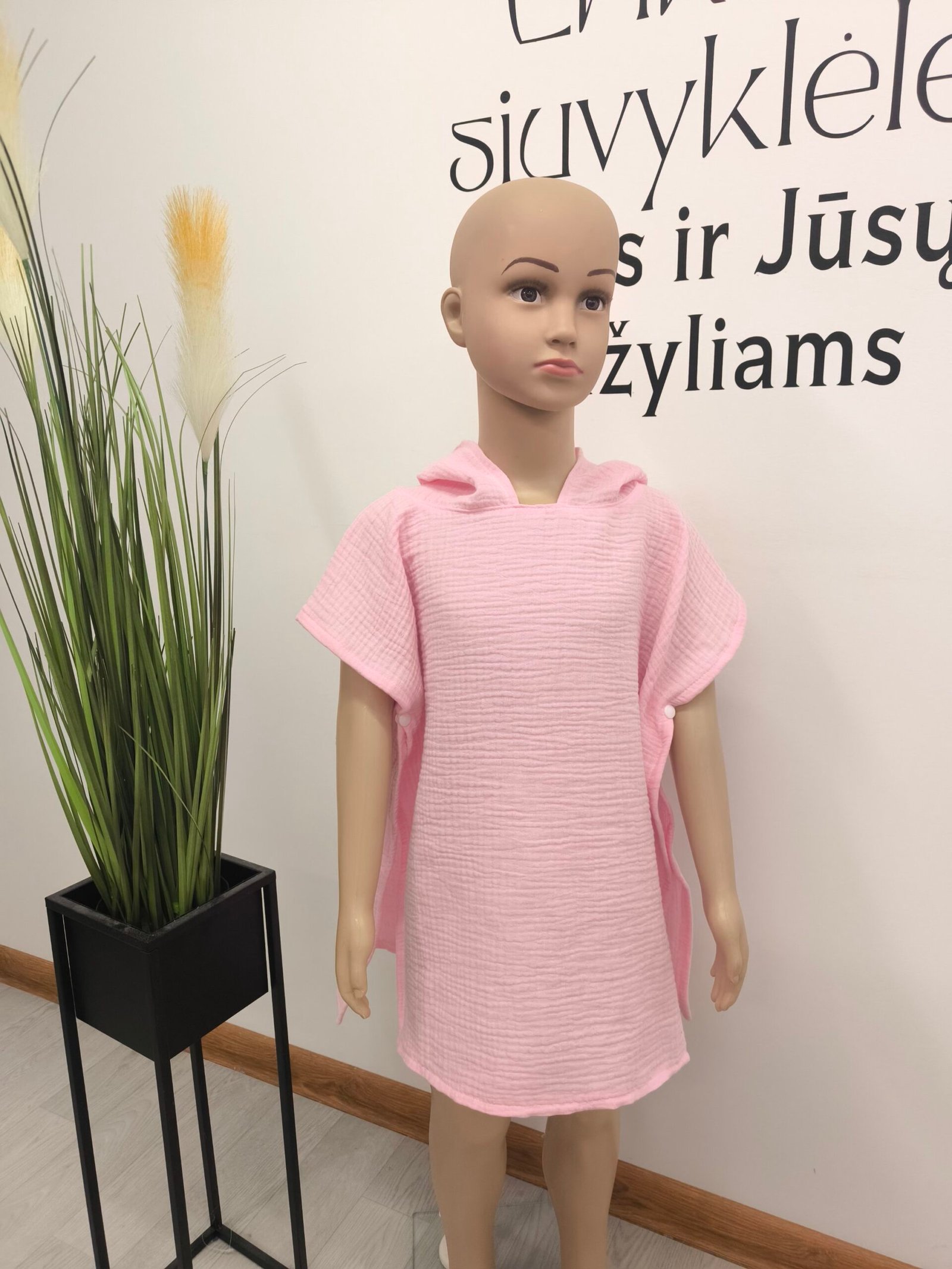 2025/05/1000039113-scaled.jpg Muslino pončas rožinis - Image 1