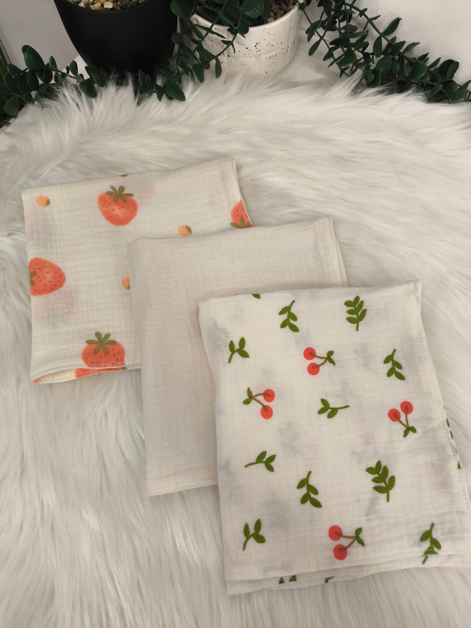 2025/06/1000042191-scaled.jpg 3 vnt Muslino marliukų komplektas - Image 1