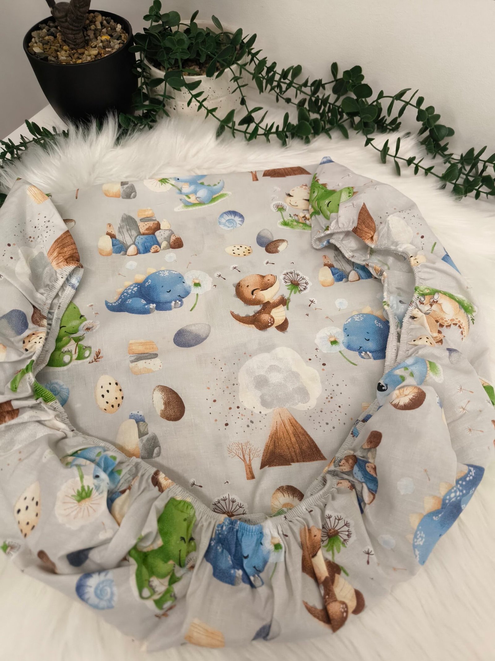 2025/08/1000044490-scaled.jpg Paklodė su guma į vežimėlį - Image 1