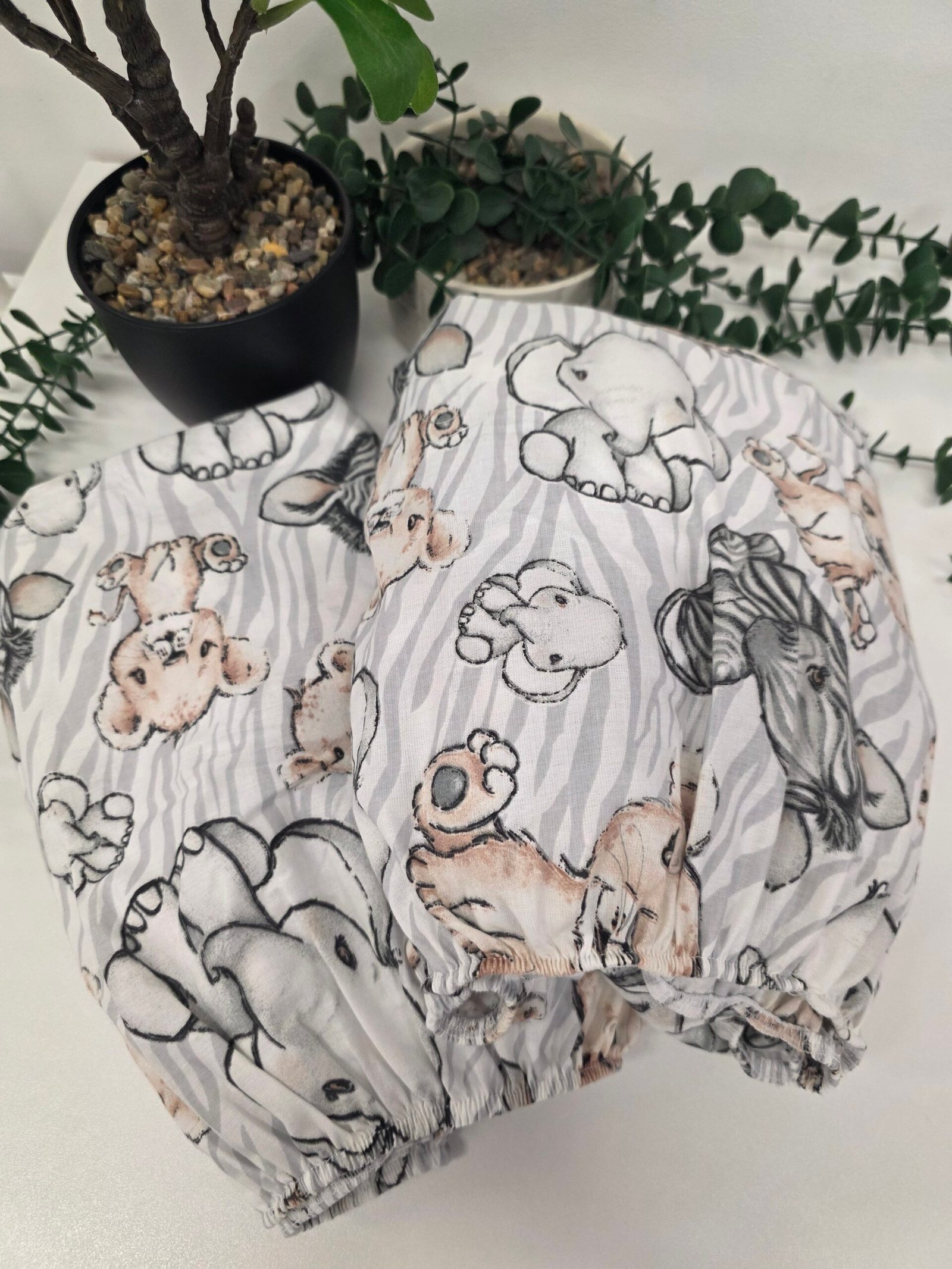 2026/01/24342-scaled.jpg Paklodė su guma į kūdikio lovytę - Image 1